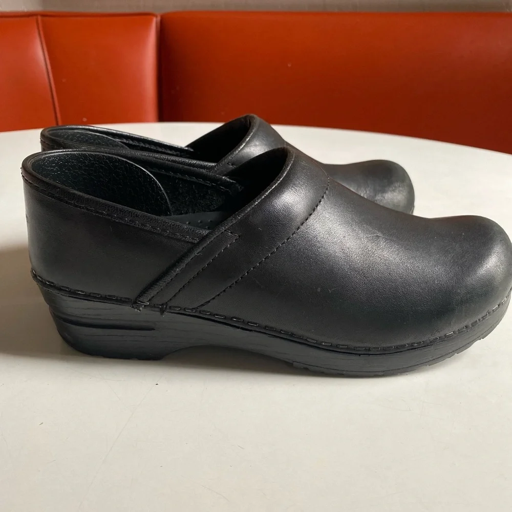 Clogs - Picture 8 of 11